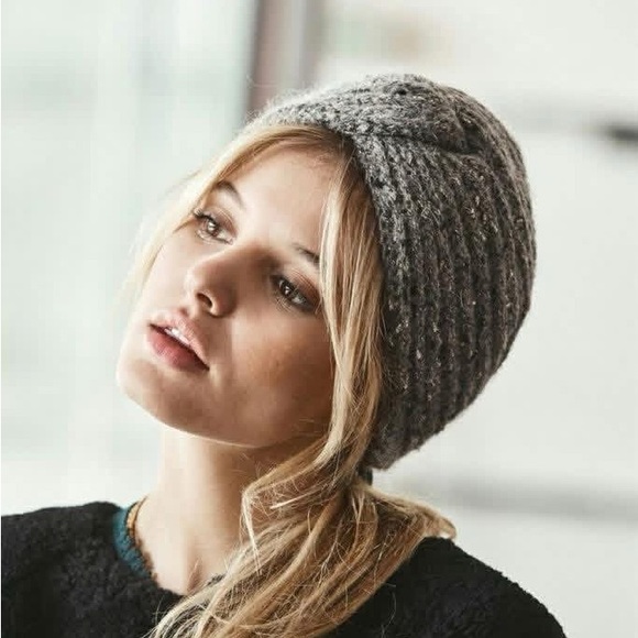 Sezane 🇫🇷 Charlotte Scarf and Beanie 2 pc Set Dark Grey Gris NEW - Picture 2 of 7